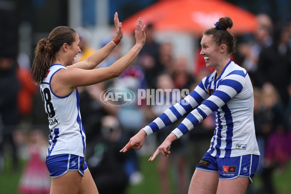 AFLW 2024 Round 06 - North Melbourne v Western Bulldogs - A-55095092