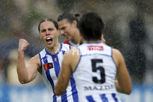 AFLW 2024 Round 06 - North Melbourne v Western Bulldogs - A-55096119