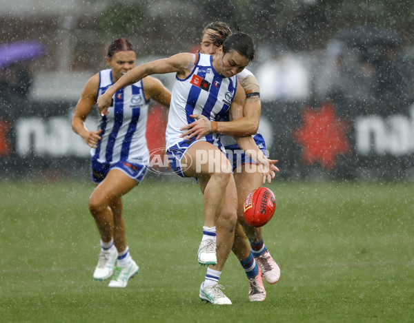 AFLW 2024 Round 06 - North Melbourne v Western Bulldogs - A-55096126