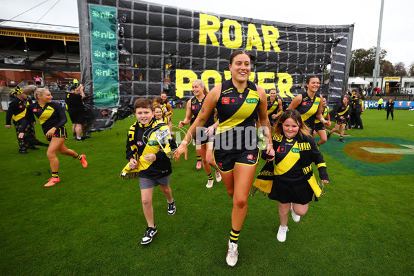 AFLW 2024 Round 06 - Richmond v Collingwood - A-55096160