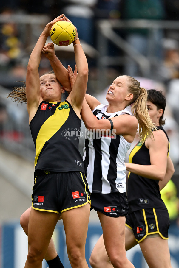AFLW 2024 Round 06 - Richmond v Collingwood - A-55096165