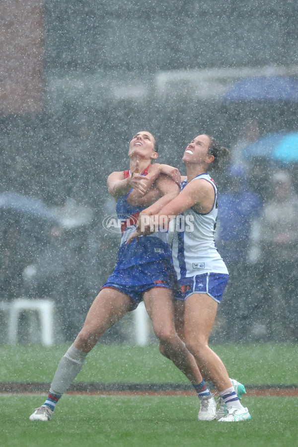 AFLW 2024 Round 06 - North Melbourne v Western Bulldogs - A-55096168