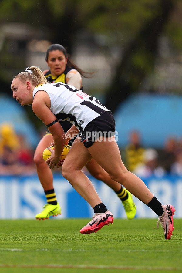 AFLW 2024 Round 06 - Richmond v Collingwood - A-55096170