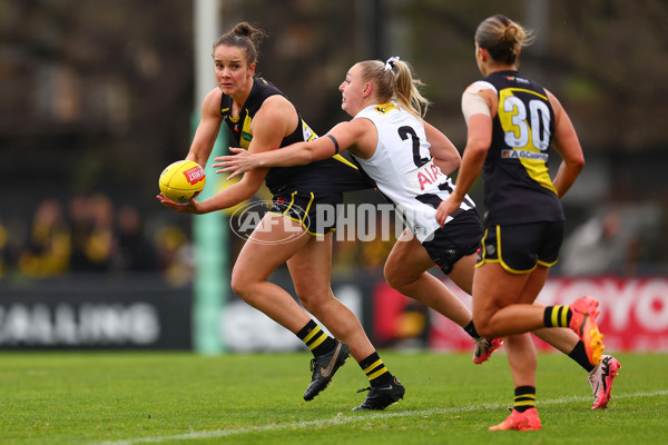 AFLW 2024 Round 06 - Richmond v Collingwood - A-55096177