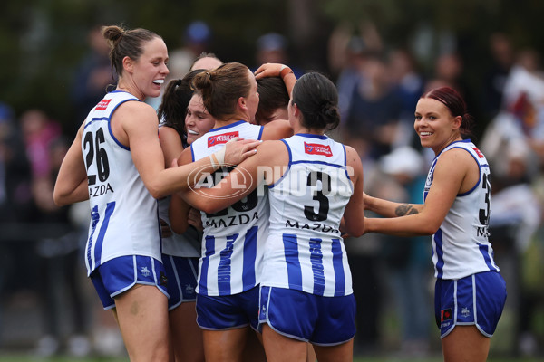 AFLW 2024 Round 06 - North Melbourne v Western Bulldogs - A-55098336