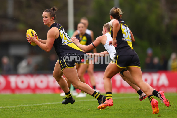 AFLW 2024 Round 06 - Richmond v Collingwood - A-55098352