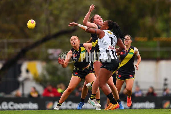 AFLW 2024 Round 06 - Richmond v Collingwood - A-55098373