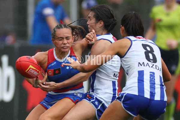 AFLW 2024 Round 06 - North Melbourne v Western Bulldogs - A-55098396