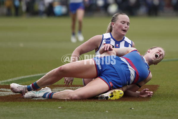 AFLW 2024 Round 06 - North Melbourne v Western Bulldogs - A-55098414