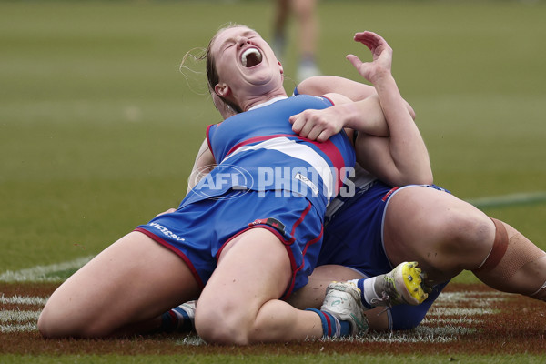 AFLW 2024 Round 06 - North Melbourne v Western Bulldogs - A-55098415