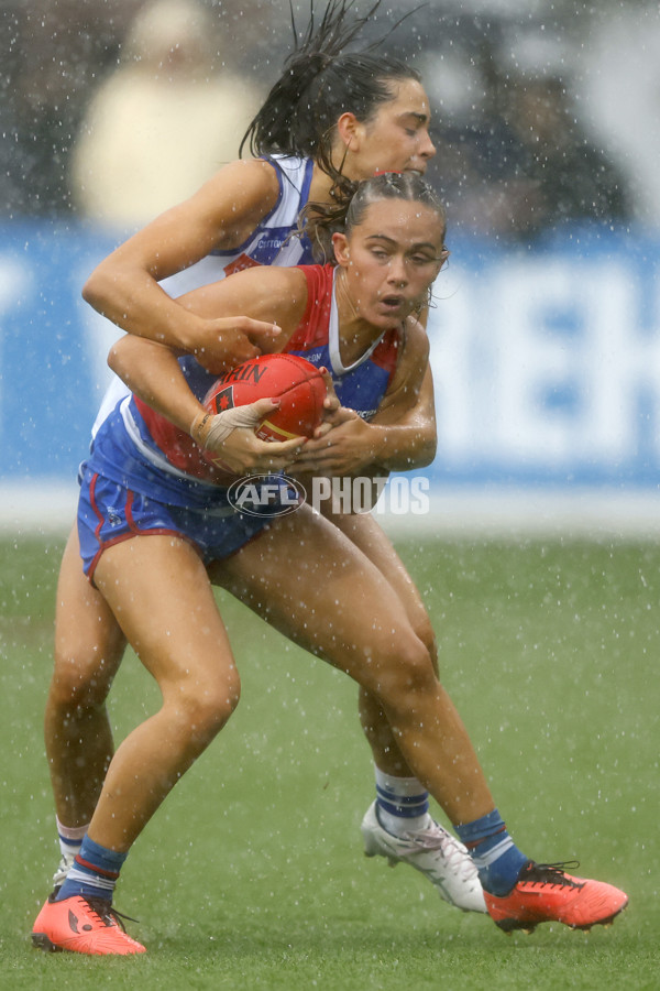 AFLW 2024 Round 06 - North Melbourne v Western Bulldogs - A-55099918