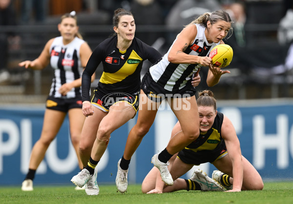 AFLW 2024 Round 06 - Richmond v Collingwood - A-55099938