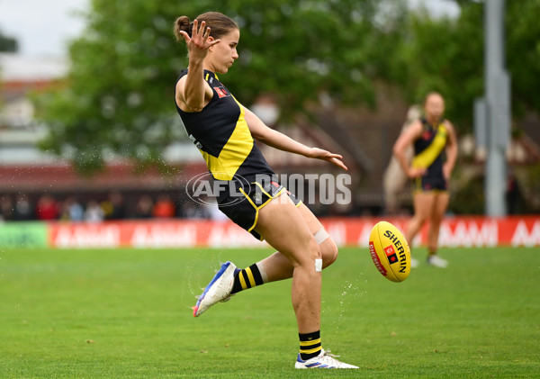 AFLW 2024 Round 06 - Richmond v Collingwood - A-55099941