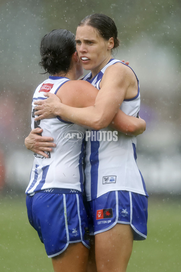 AFLW 2024 Round 06 - North Melbourne v Western Bulldogs - A-55101279