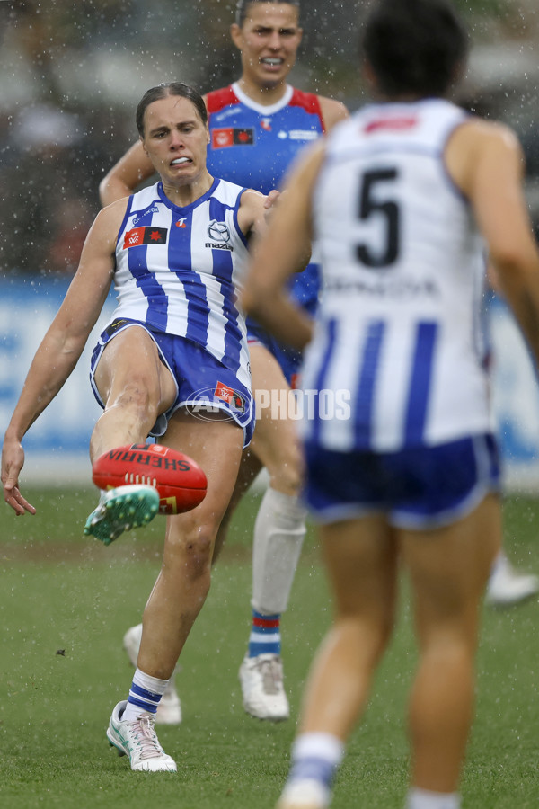 AFLW 2024 Round 06 - North Melbourne v Western Bulldogs - A-55101280