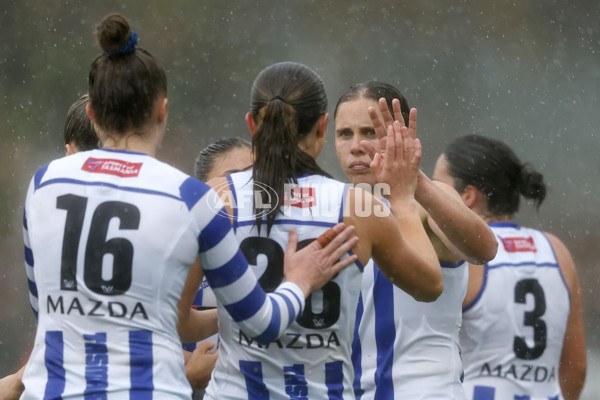 AFLW 2024 Round 06 - North Melbourne v Western Bulldogs - A-55101288