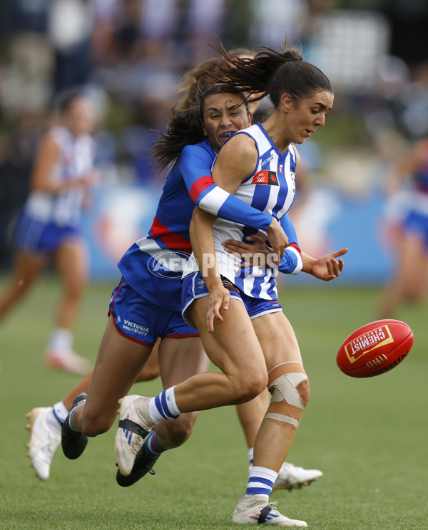 AFLW 2024 Round 06 - North Melbourne v Western Bulldogs - A-55101294