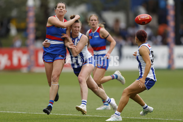 AFLW 2024 Round 06 - North Melbourne v Western Bulldogs - A-55101328