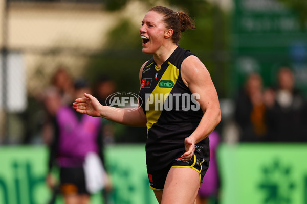 AFLW 2024 Round 06 - Richmond v Collingwood - A-55101348