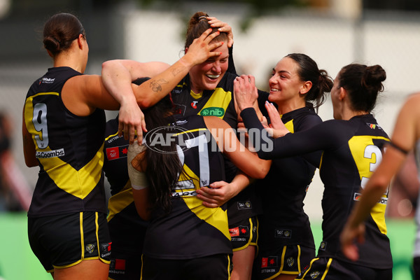 AFLW 2024 Round 06 - Richmond v Collingwood - A-55101351