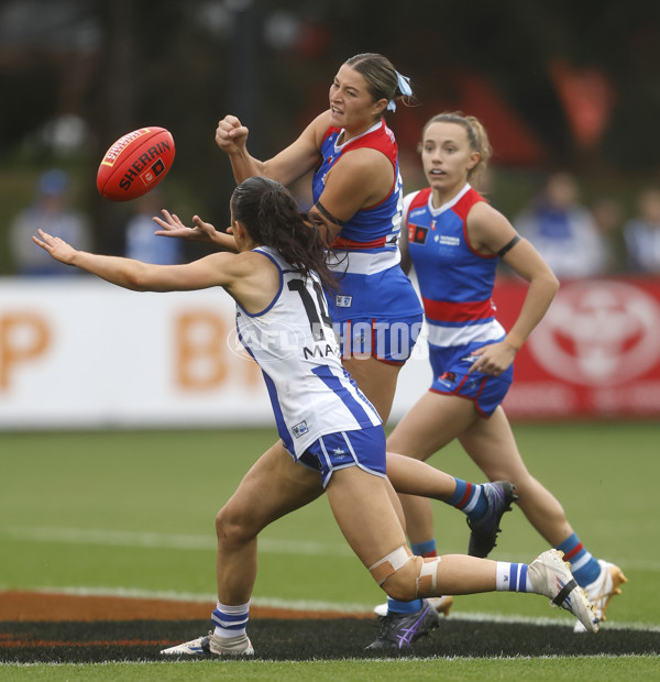 AFLW 2024 Round 06 - North Melbourne v Western Bulldogs - A-55102884