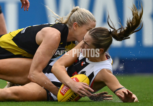 AFLW 2024 Round 06 - Richmond v Collingwood - A-55105993