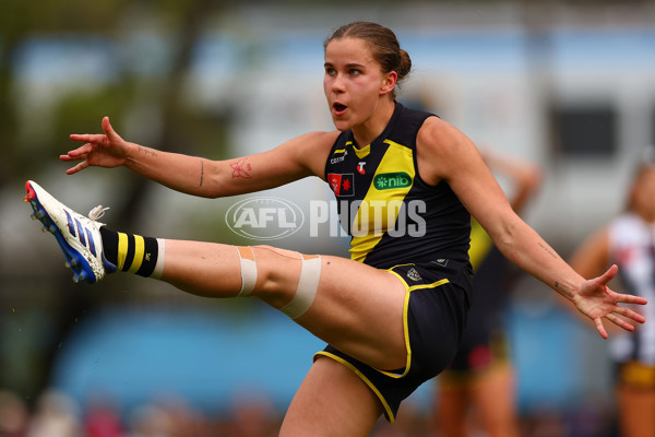AFLW 2024 Round 06 - Richmond v Collingwood - A-55114738