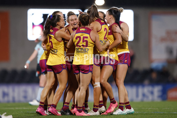 AFLW 2024 Round 06 - Carlton v Brisbane - A-55117656