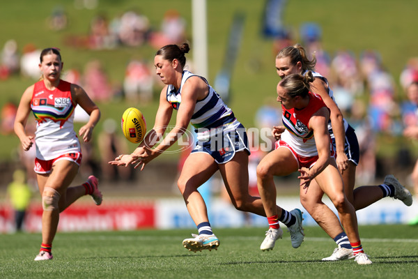 AFLW 2024 Round 06 - Sydney v Geelong - A-55134129