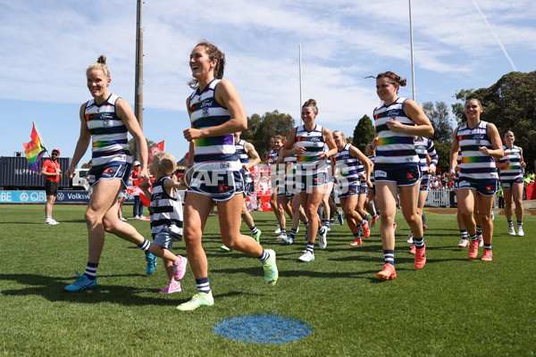 AFLW 2024 Round 06 - Sydney v Geelong - A-55134136
