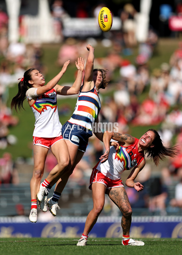 AFLW 2024 Round 06 - Sydney v Geelong - A-55134169