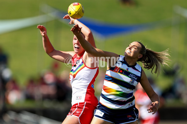 AFLW 2024 Round 06 - Sydney v Geelong - A-55135104