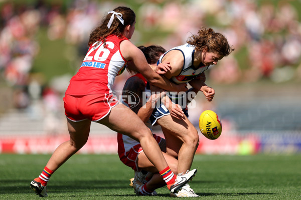 AFLW 2024 Round 06 - Sydney v Geelong - A-55135133