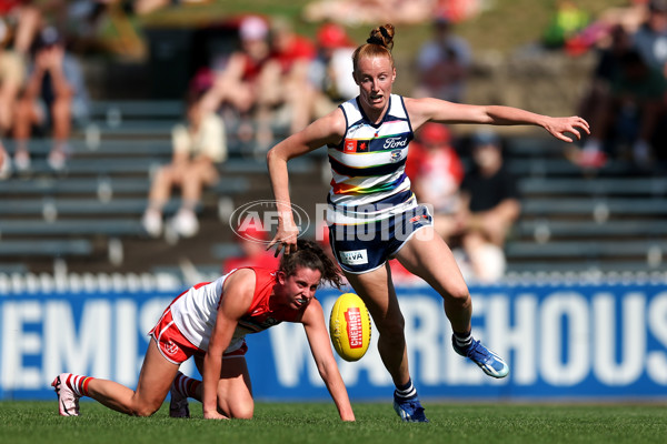 AFLW 2024 Round 06 - Sydney v Geelong - A-55135141