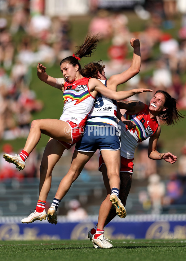 AFLW 2024 Round 06 - Sydney v Geelong - A-55135164