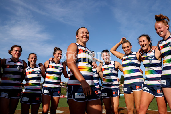 AFLW 2024 Round 06 - Sydney v Geelong - A-55139925