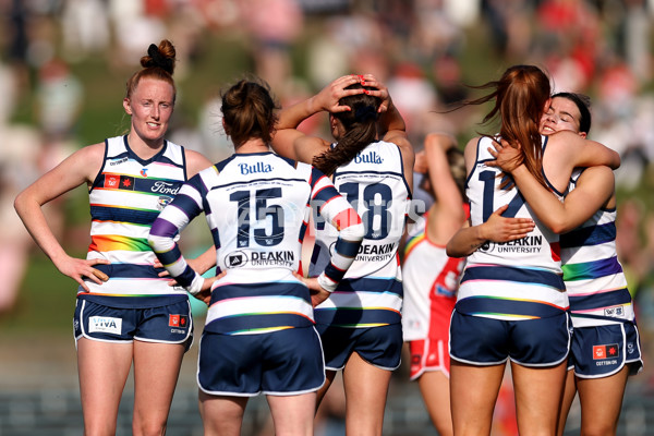 AFLW 2024 Round 06 - Sydney v Geelong - A-55144935