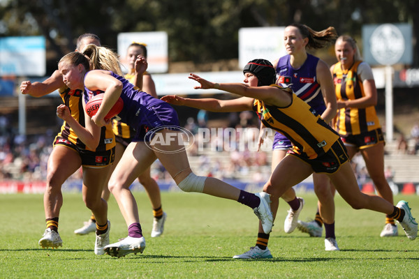 AFLW 2024 Round 06 - Fremantle v Hawthorn - A-55144952