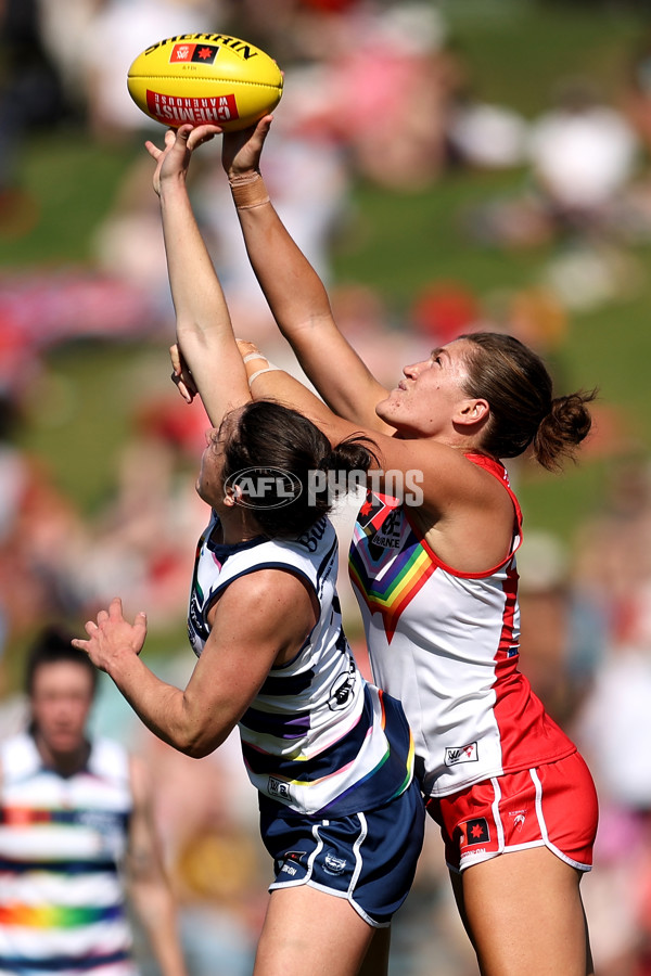 AFLW 2024 Round 06 - Sydney v Geelong - A-55144960