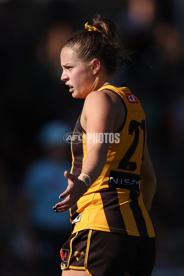 AFLW 2024 Round 06 - Fremantle v Hawthorn - A-55144975