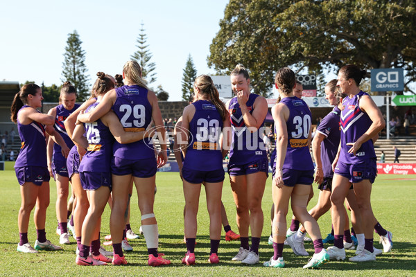 AFLW 2024 Round 06 - Fremantle v Hawthorn - A-55147626