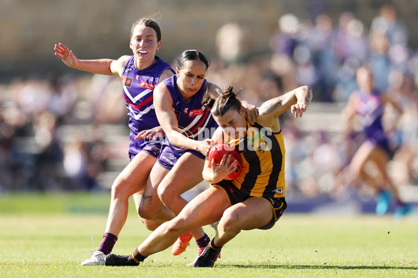 AFLW 2024 Round 06 - Fremantle v Hawthorn - A-55150380