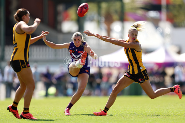 AFLW 2024 Round 06 - Fremantle v Hawthorn - A-55150385