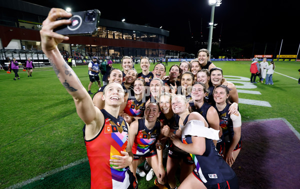 AFLW 2024 Round 07 - St Kilda v GWS - A-55209010