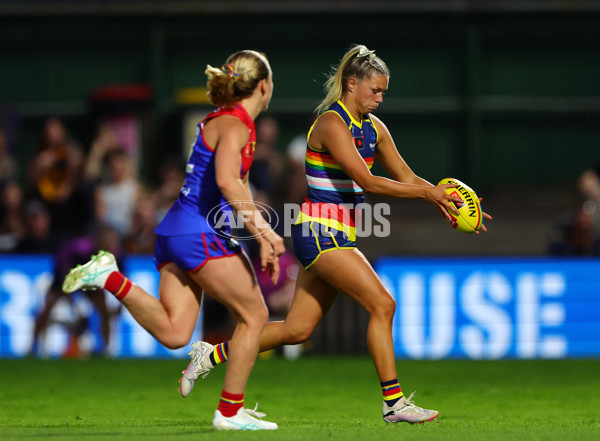 AFLW 2024 Round 07 - Adelaide v Melbourne - A-55215822