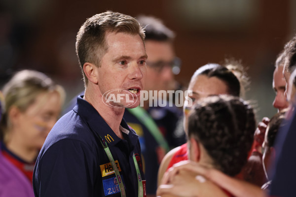 AFLW 2024 Round 07 - Adelaide v Melbourne - A-55217716