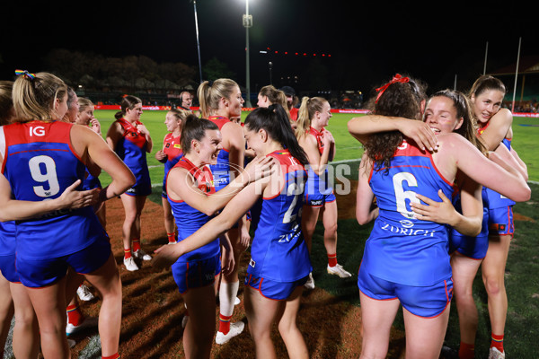 AFLW 2024 Round 07 - Adelaide v Melbourne - A-55218343