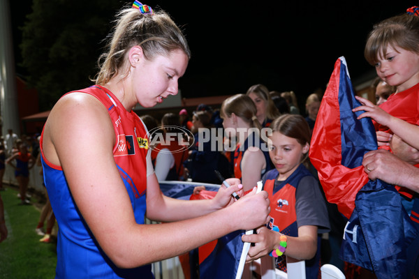 AFLW 2024 Round 07 - Adelaide v Melbourne - A-55218344