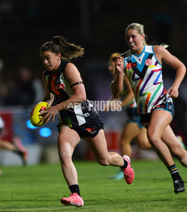 AFLW 2024 Round 07 - Port Adelaide v Collingwood - A-55221689