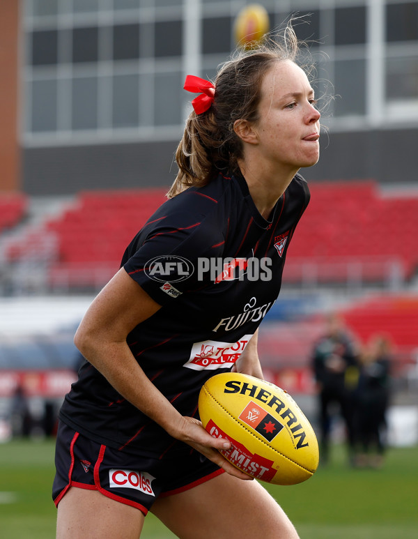 AFLW 2024 Round 07 - Western Bulldogs v Essendon - A-55223519